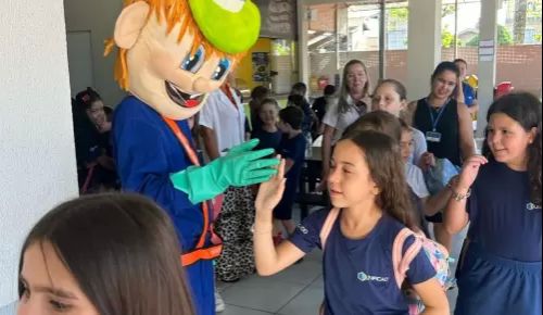 Zé Limpinho: coleta e separação do lixo diário