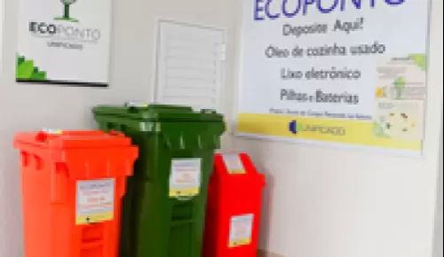 Coleta de óleo de cozinha usado no ecoponto